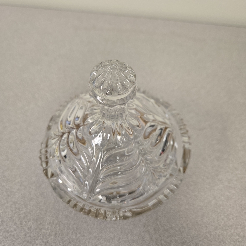 Crystal Lidded Candy Dish with Gold Detail Vintage - Picture 6 of 7